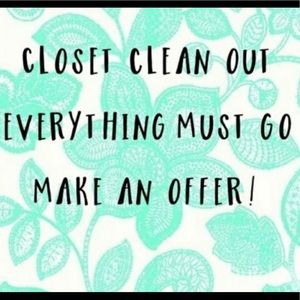 Like an item? MAKE AN OFFER 😊